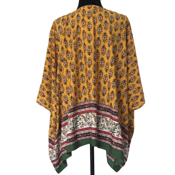 Melissa Paige Oversized Floral Poncho Blouse Small - Picture 2 of 6